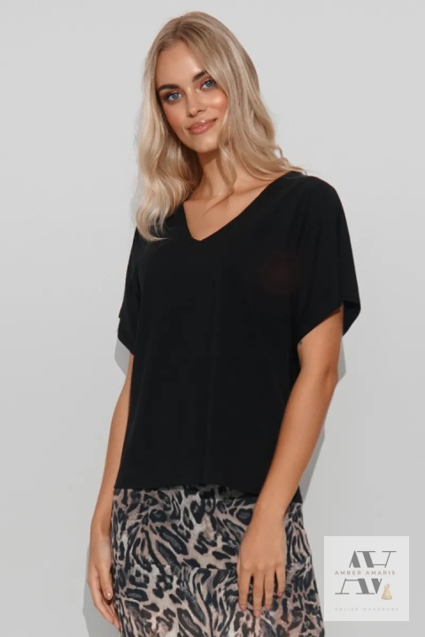 Minimalizm z pazurem – czarna bluzka Amelia oversize | Komfort i styl w jednym