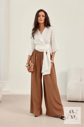 Styl boho w nowoczesnym wydaniu – bluzka Flavia ecru | Komfort i kobiecość