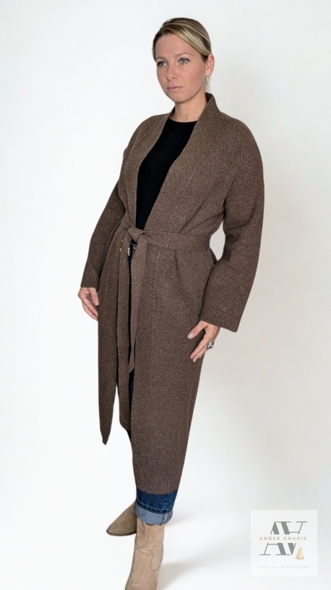 ISABELLA – czekoladowy sweter wełniany płaszczowy z paskiem w talii