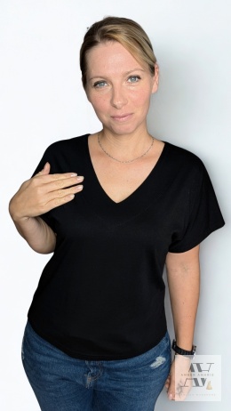 Minimalizm z pazurem – czarna bluzka Amelia oversize | Komfort i styl w jednym