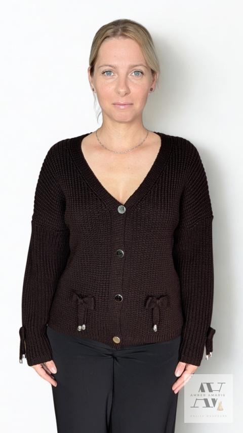 Sweter CELINE – stylowy czekoladowy kardigan damski z ozdobnymi detalami